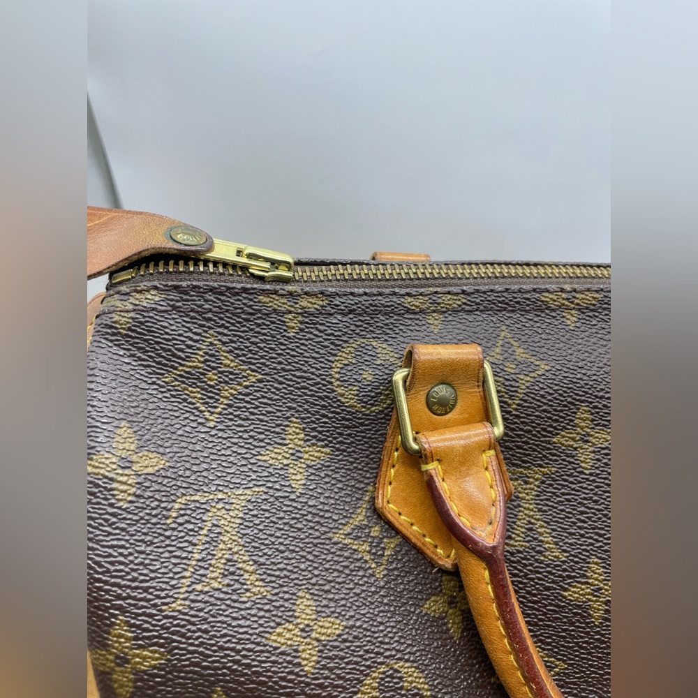 Louis Vuitton Monogram Speedy 30 Bag - Picture 8 of 15